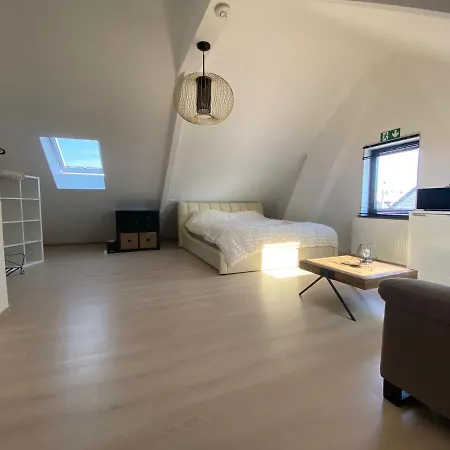 Luis Met Gedeelde Badkamer En Keuken Πανσιόν *